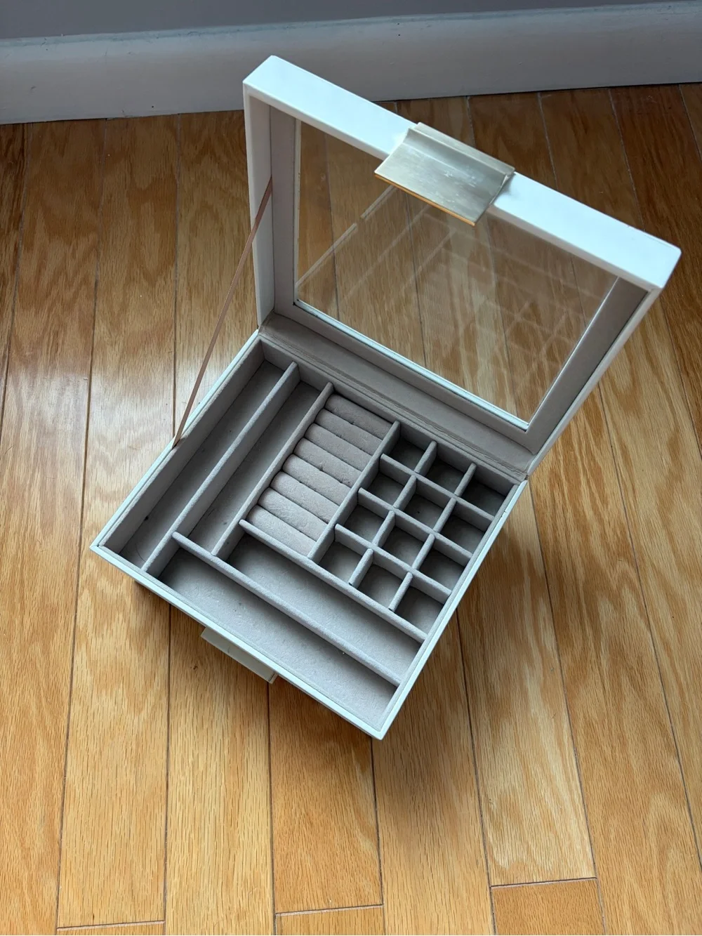 Cream Jewelry Organizer with Multi-Compartment Storage - Picture 3 of 12